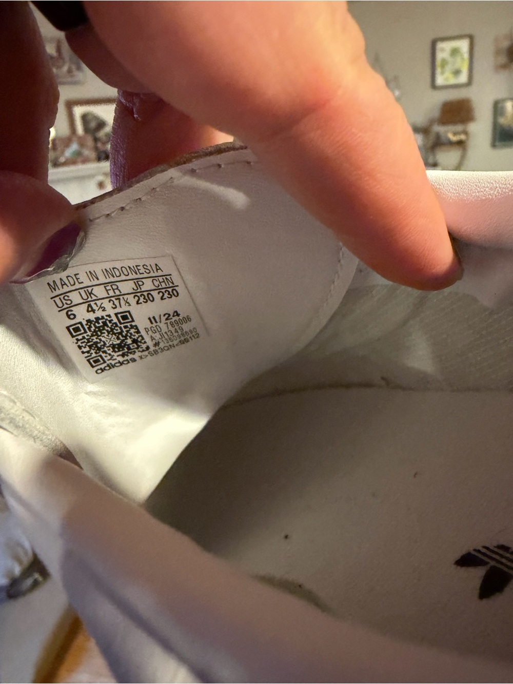 adidas Samba Sneakers in White with Black Stripes - Picture 5 of 6